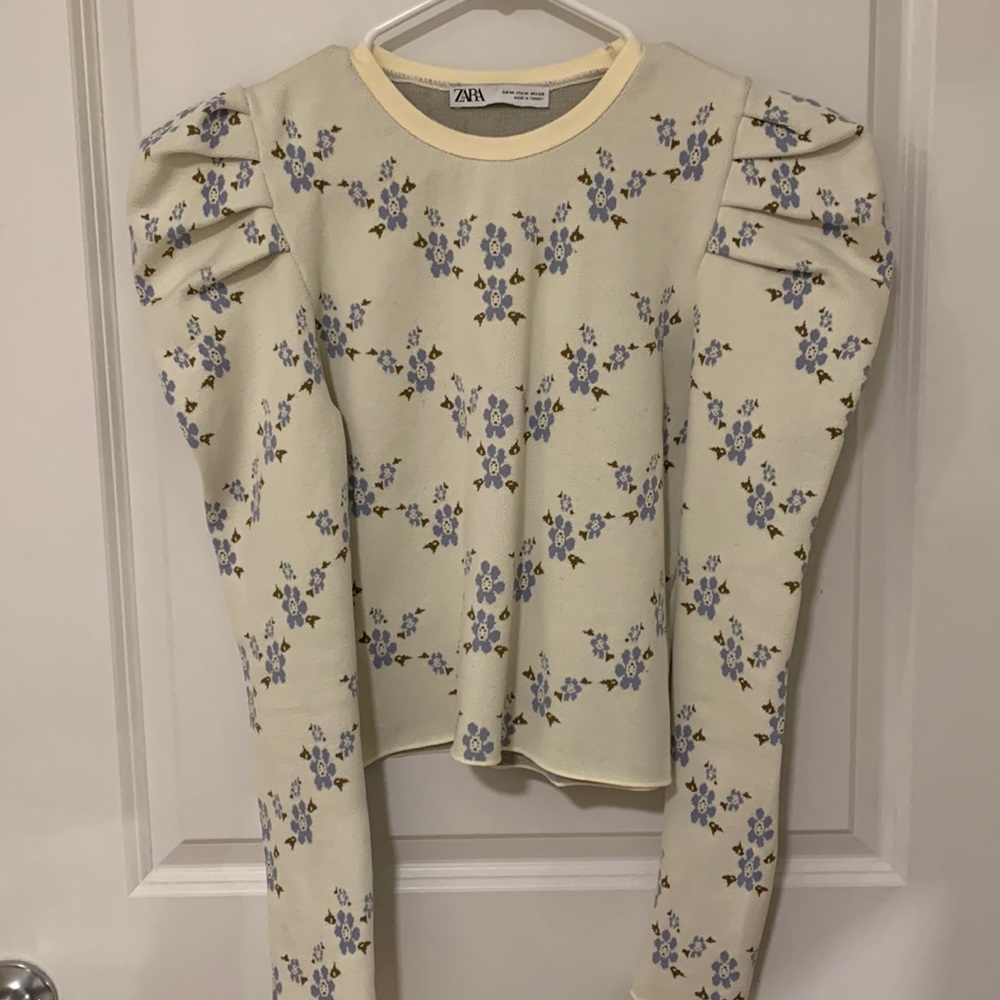 White/blue printed sweater top (size:M)
